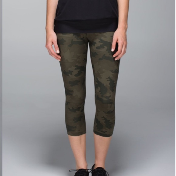 Lululemon Wunder Under Crop Savasana Camo Fatigue Green Size 4 - Picture 2 of 7